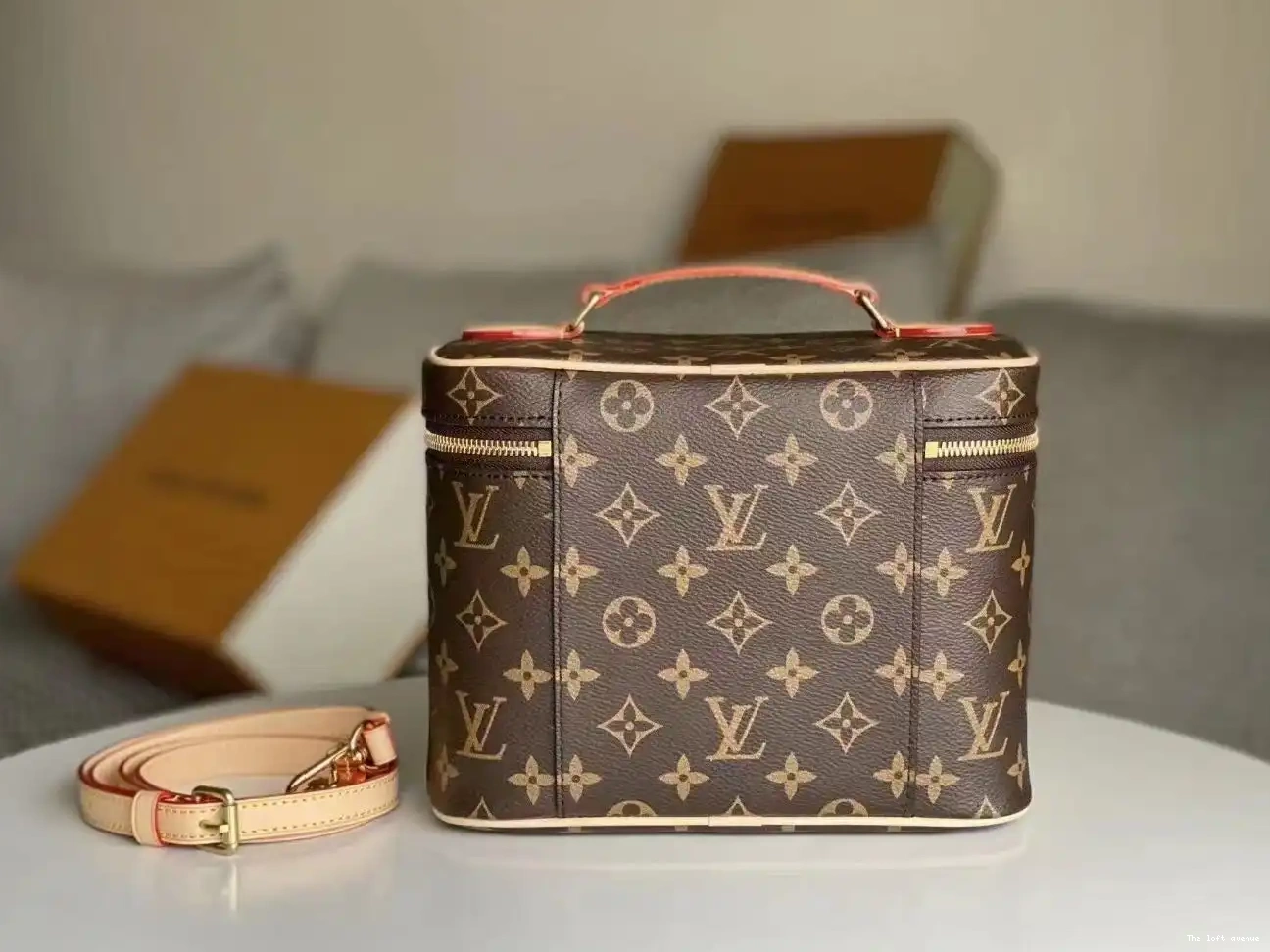 BAG MAKE LV CUSTOM UP VANITY 0503